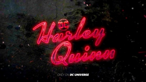 Première version de ce qui sera l'écran-titre de la série, révélé pour la première fois sur le site de DC Universe.